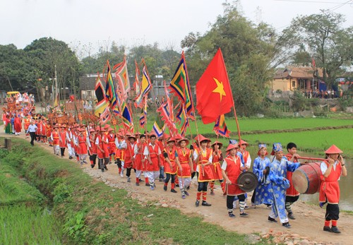 Hội làng mùa xuân - ảnh 1